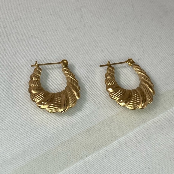 14K YELLOW GOLD croissant hoop earrings REAL GOLD 🥐 - Picture 8 of 12
